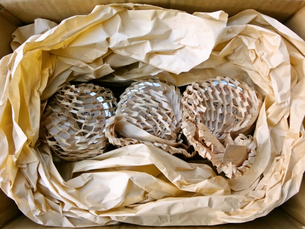 瓶詰めジャム3個入りの梱包（近距離の場合）